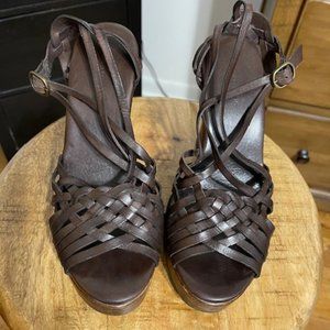 Banana Republic Genuine Leather Sandals in brown with a Wedge Heel - Size 7 1/2
